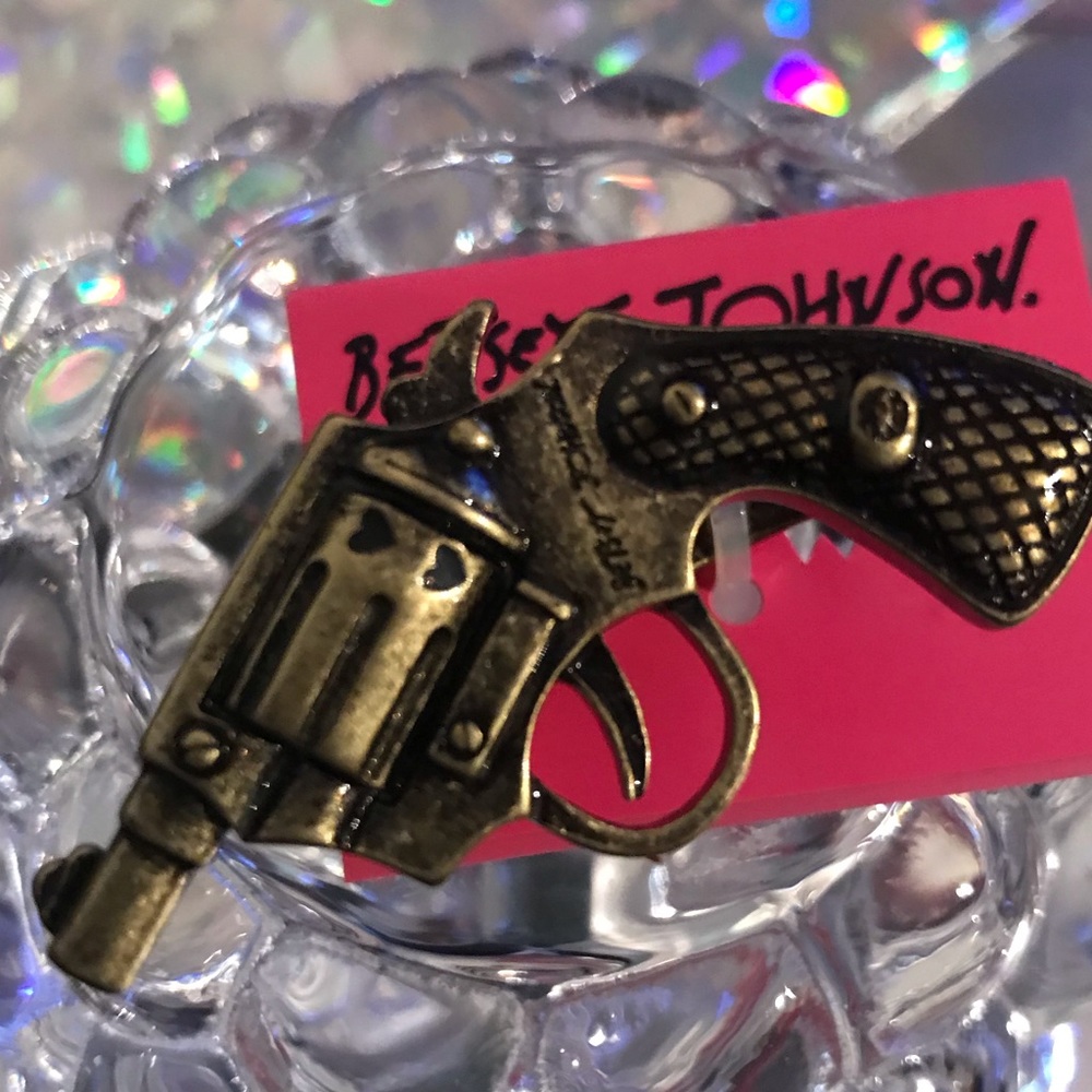 Betsey Johnson double ring vintage gun lover shoot bullet love hunter heart ❤️